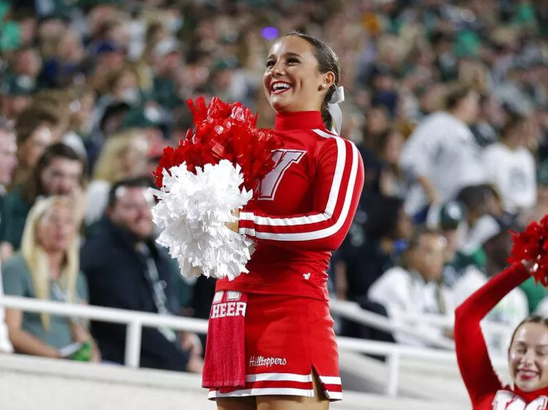 Western Kentucky cheerleaders