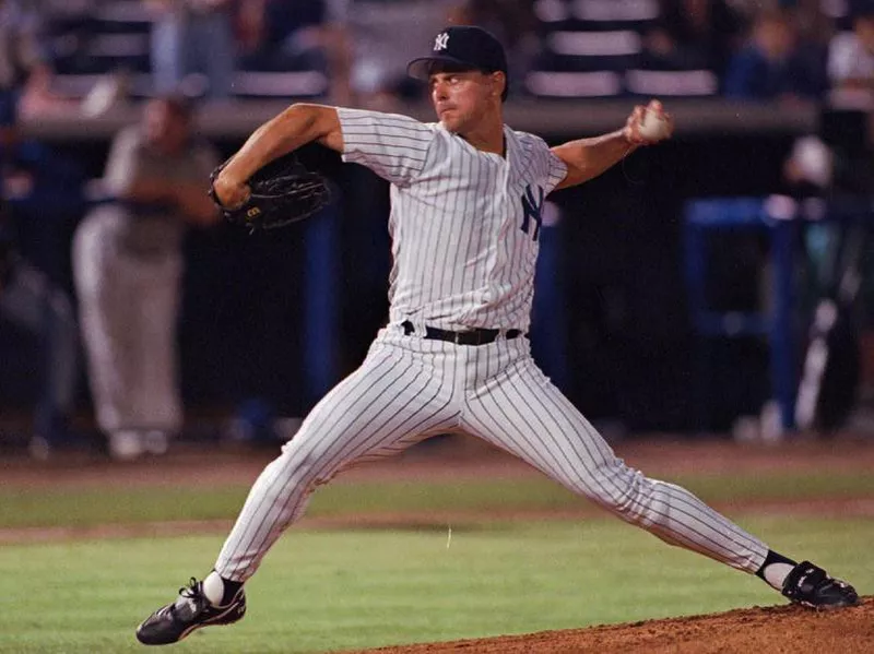 New York Yankees pitcher Jimmy Key pitches