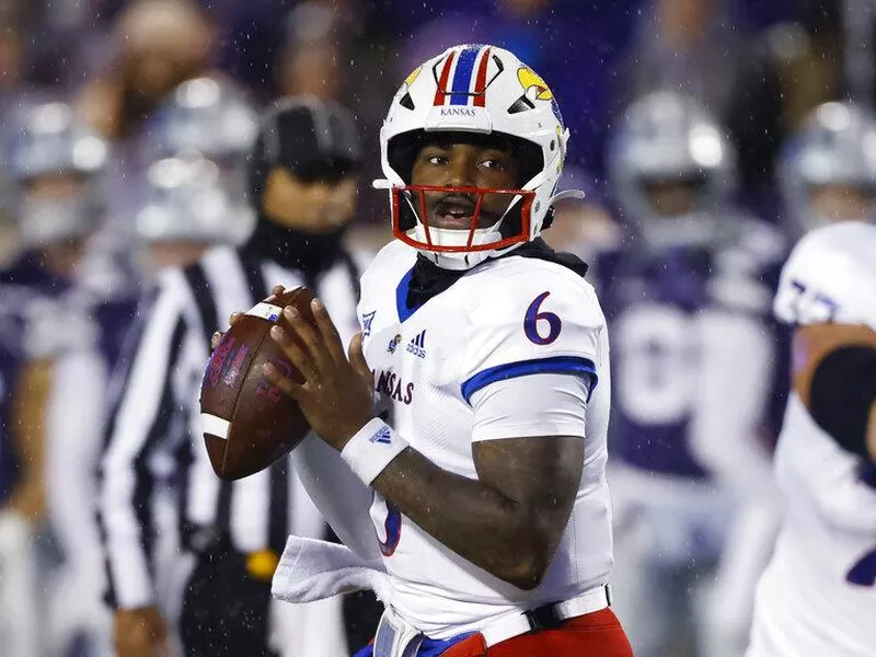 Kansas quarterback Jalon Daniels