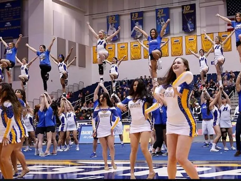 Hofstra cheerleaders
