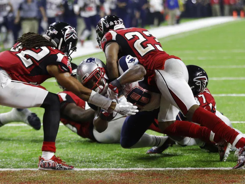 James White scores winning TD in Super Bowl LI