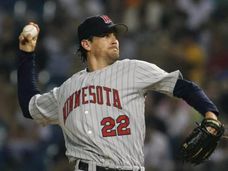 Minnesota Twins ' Brad Radke pitches against Chicago White Sox