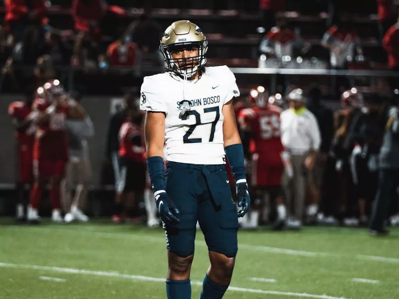 St. John Bosco High linebacker Kyngstonn Viliamu-asa