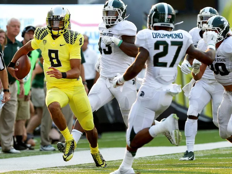 Oregon quarterback Marcus Mariota