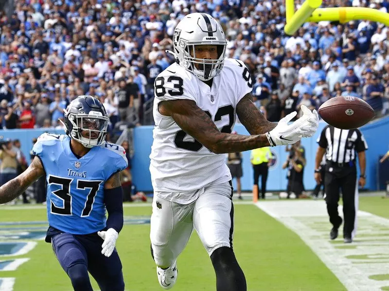 Las Vegas Raiders tight end Darren Waller